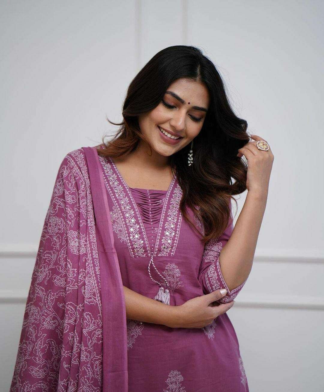 Women's Cotton Printed Straight Kurti with pant and Dupatta Set - Image 2